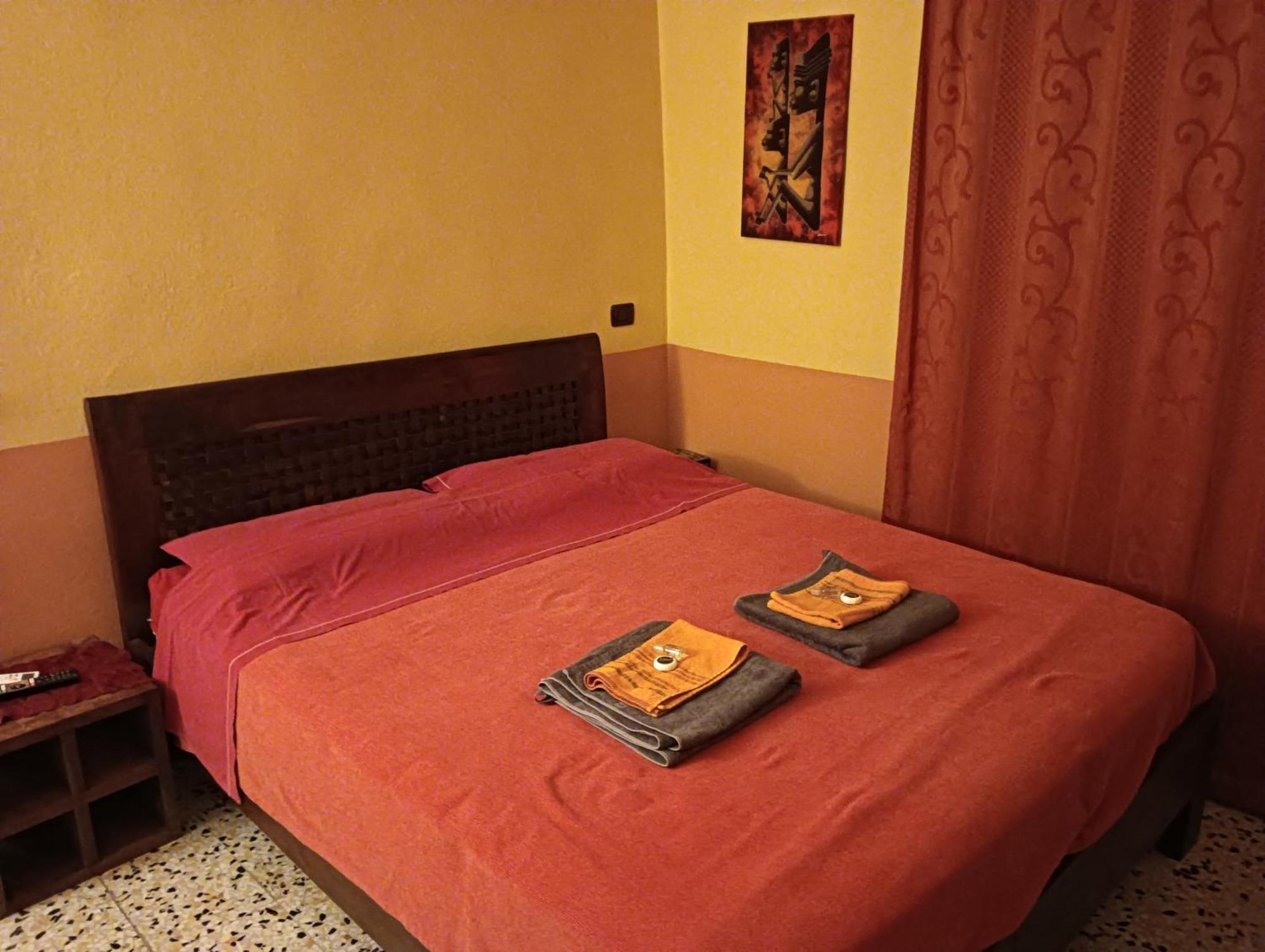 B&B I Tre Gatti Frassinello Exteriör bild